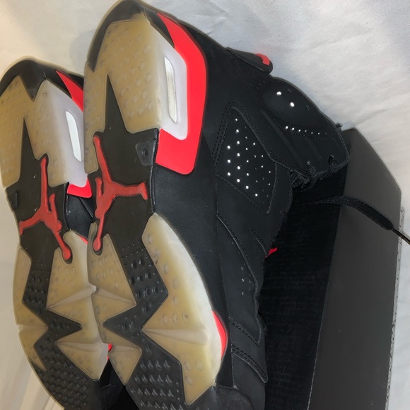 Air Jordan retro  black infrared 6s.  Size 10 - Picture 4 of 6